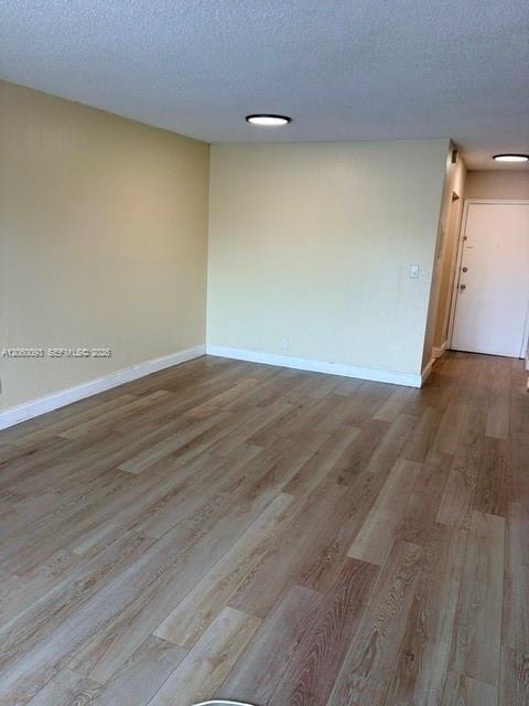 Photo - 2775 Taft St Unidad 305