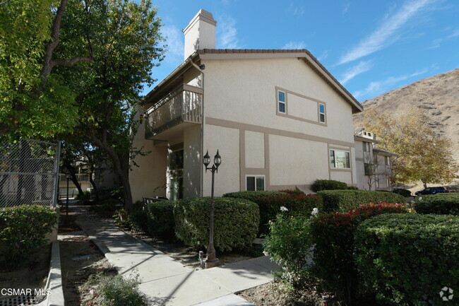 Building Photo - 26118 Alizia Canyon Dr Rental