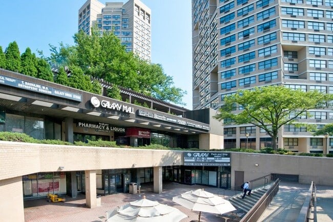 Mall - 7002 Kennedy Blvd E Unit 9A