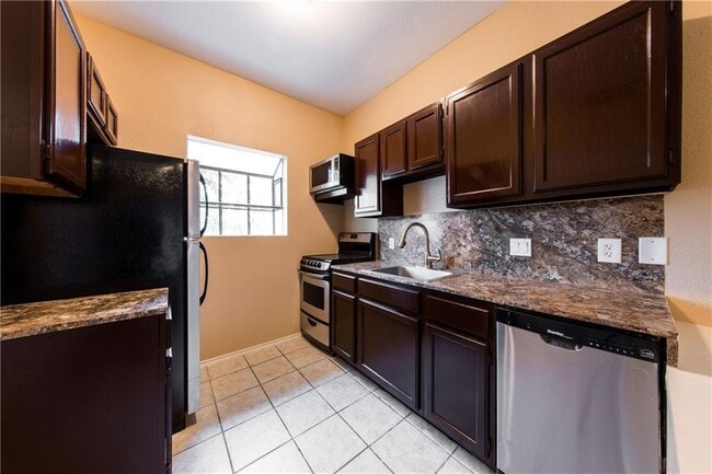 Photo - 3206 King St Unit 208