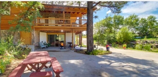 Photo - 880 Rockcrest Dr