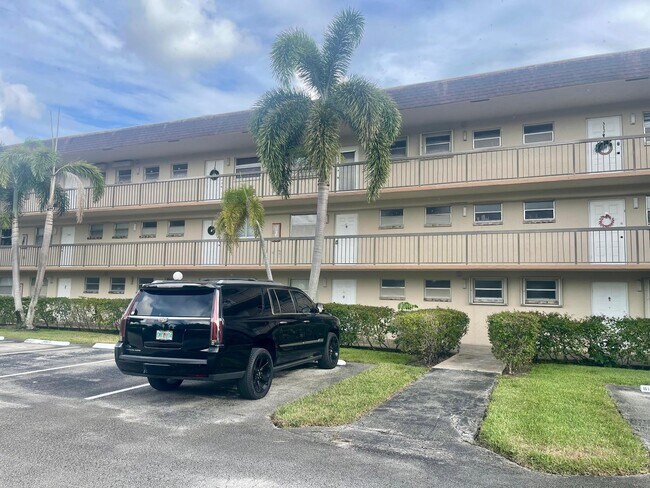 Building Photo - 1801 NW 75th Ave Unit 211 Rental