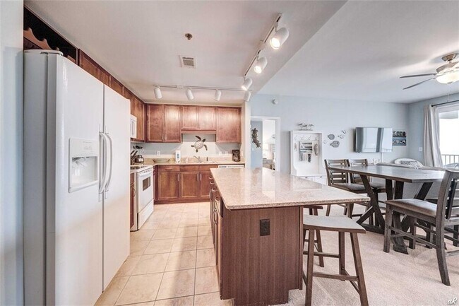 Photo - 9860 S Thomas Dr Unit 711