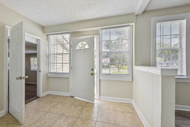 Photo - Renovated 3-Bedroom Home in the Heart of M...