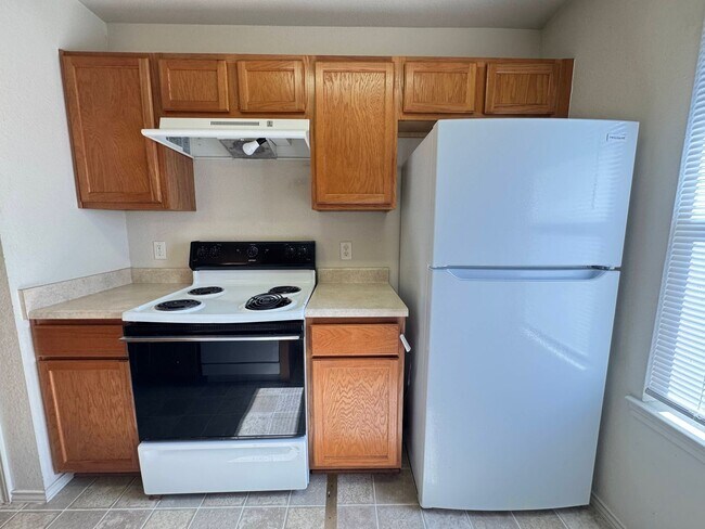 Photo - 403 Creek St Unidad C