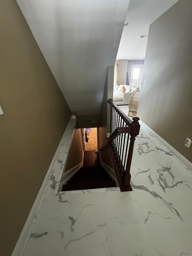 Photo - 3911 Lonsdale St