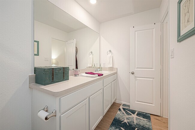 Photo - 724 Cedar Gate Ln