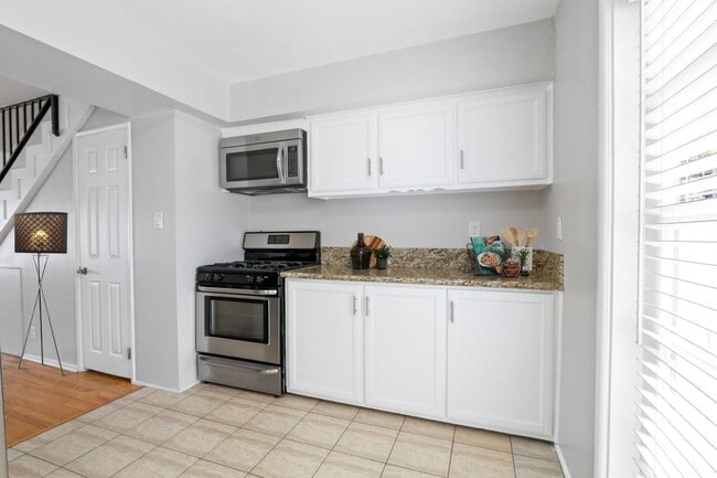 Photo - 527 Washington