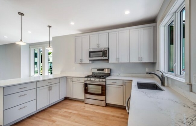 37 Bacon St