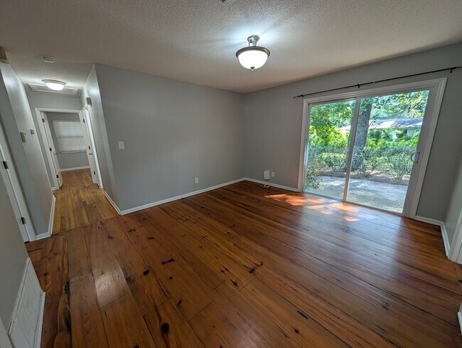 Photo - 1820 Medart Dr