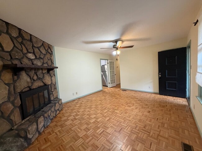 Photo - 120 Forrest Dr