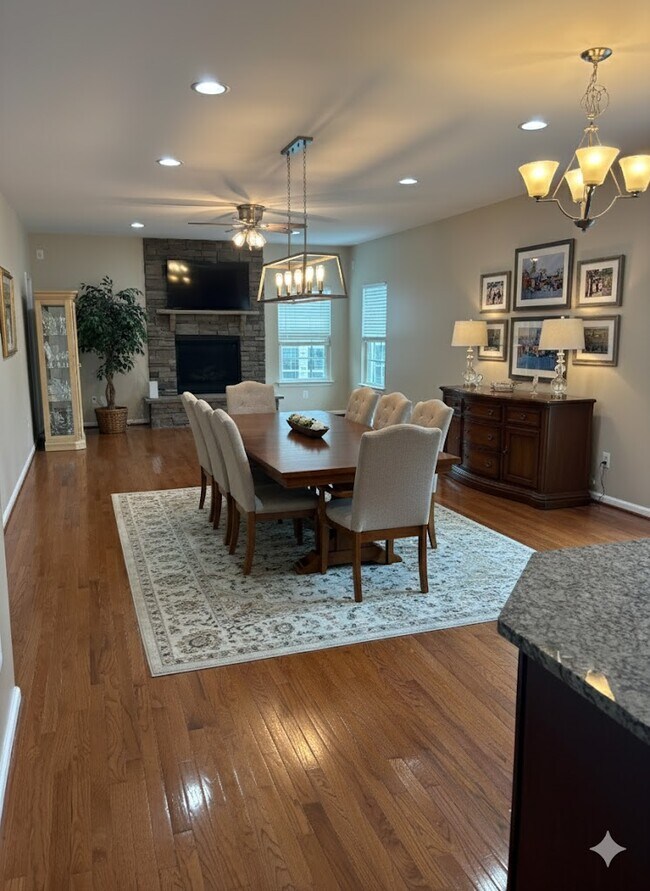 Photo - 1023 Anderson Pl SE