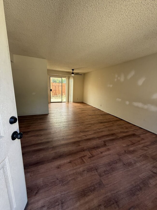 1042 W Bennington St Unit C