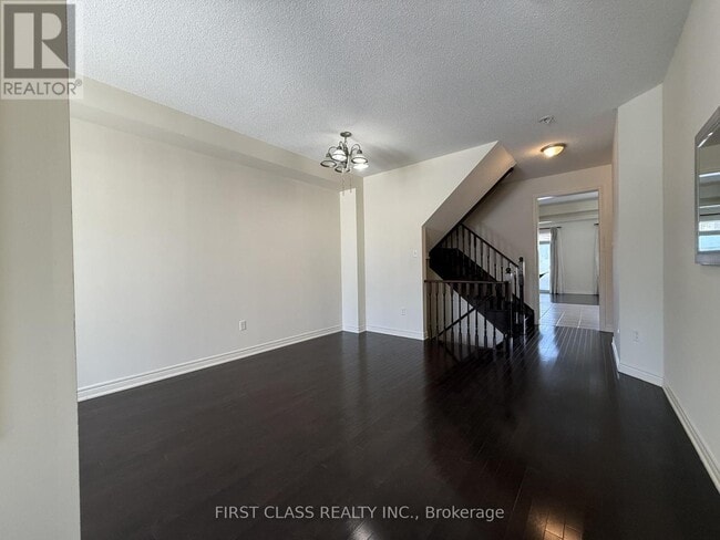 Photo - 106 William Berczy Blvd