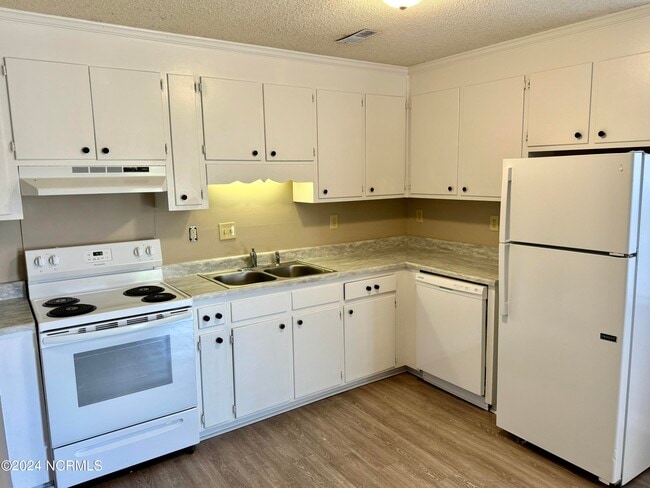 Photo - 3311 Landmark St Unit 6