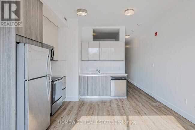 Photo - 3020 Dundas St W Unité 201