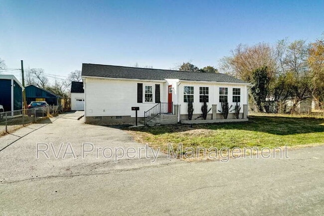 Building Photo - 13 W Berry St