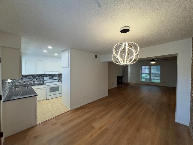 Photo - 3325 Brookhollow Ct