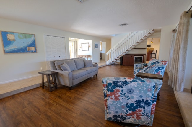 Photo - 12 Marlwood Ln