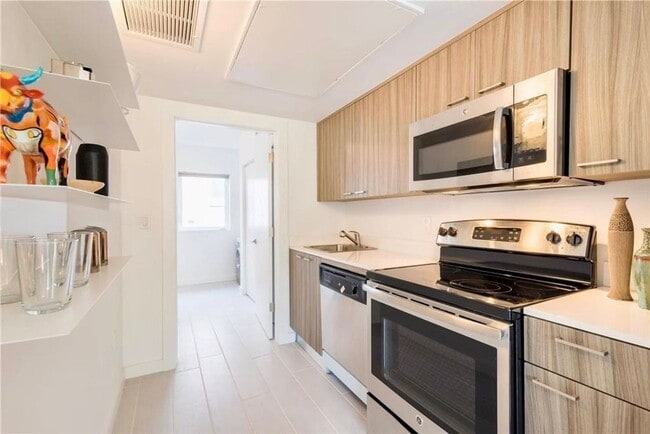 Photo - 740 Meridian Ave Unit 740 Meridian Condo #14