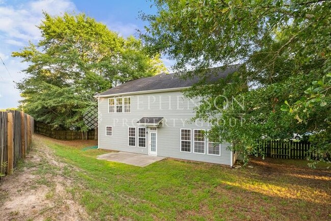 Photo - 405 Abbeydale Way
