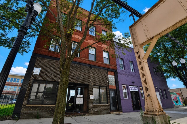 Building Photo - 2335 W Lake St Unit 3R