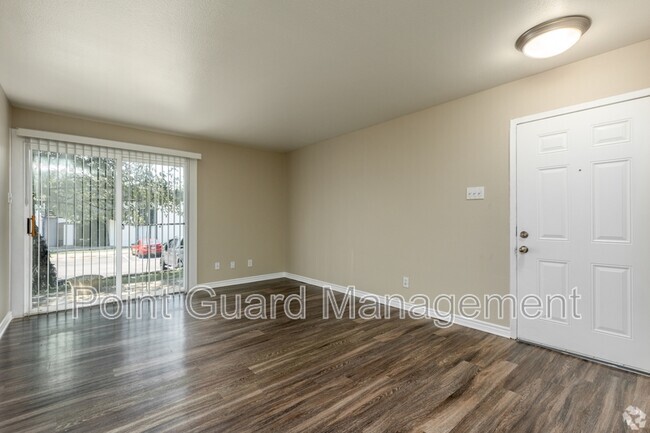 Building Photo - 4560 W Kiest Blvd Rental