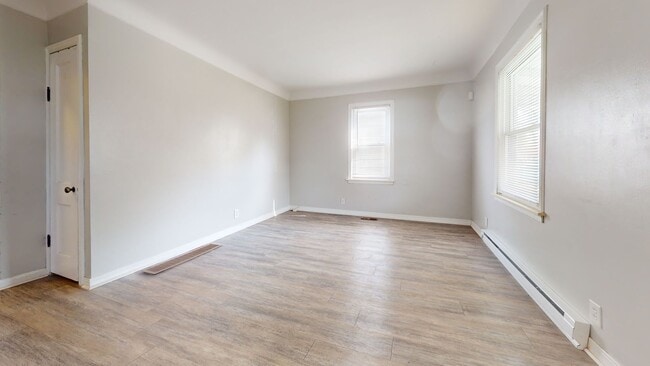 Photo - Charming 3-Bedroom Bungalow for Lease in Roseville