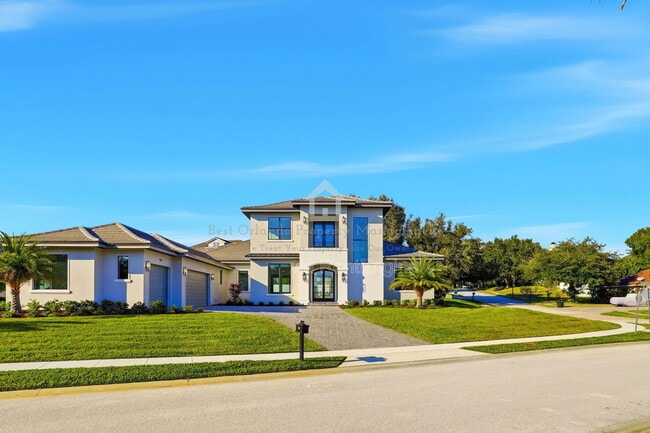 Building Photo - 705 Largovista Dr