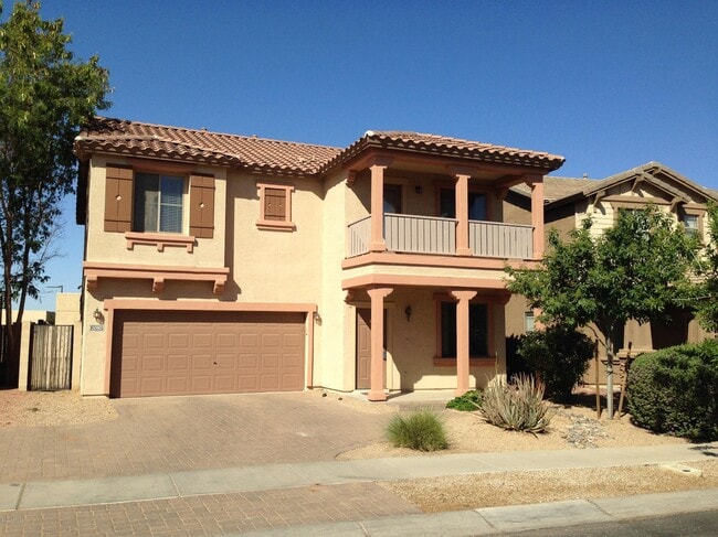 Building Photo - 2050 S Falcon Dr