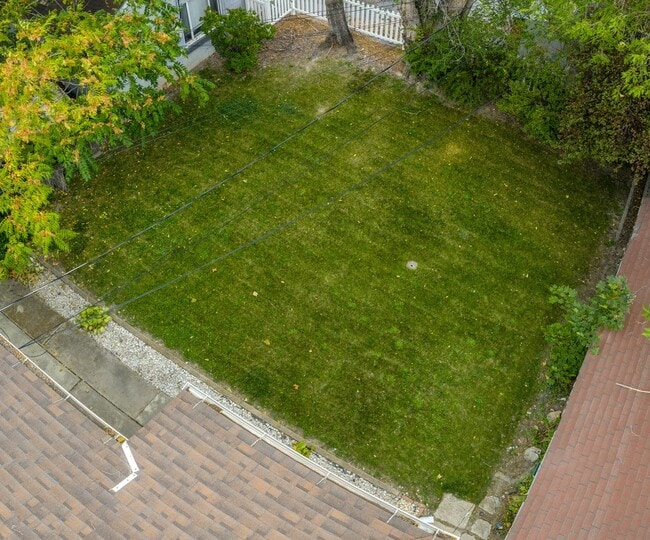 Building Photo - Brown Duplex Unit Brown Duplex Main