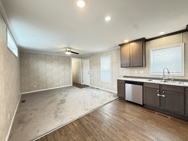 Photo - 10610 State Rte 762