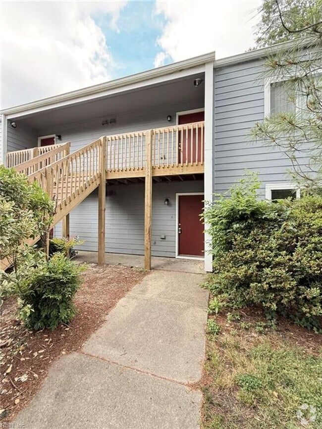 Building Photo - 2 Bedroom 1 Bath Condo
