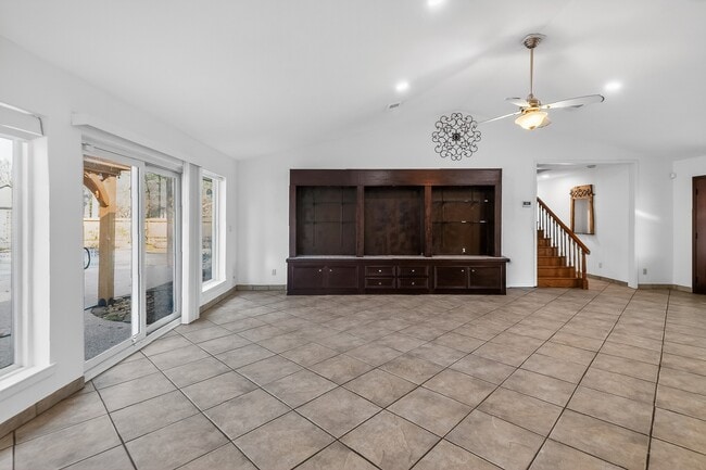 Photo - 127 Sagewood Dr