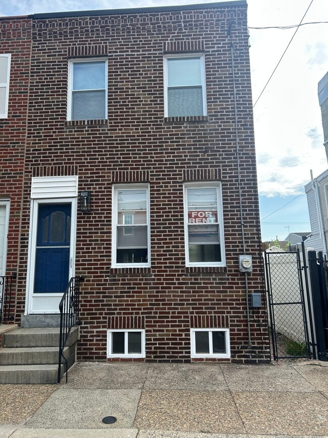 Building Photo - 2537 E Norris St Rental