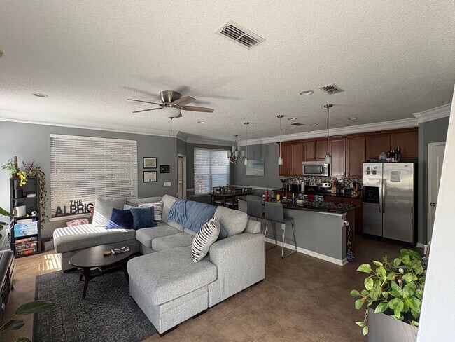 Photo - 496 Walnut Dr