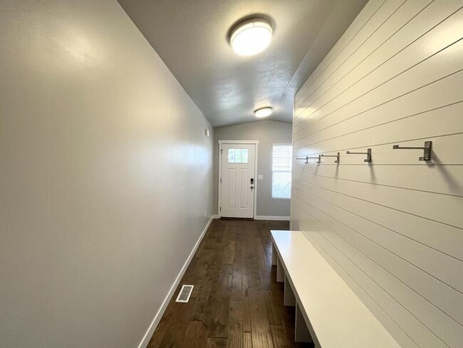 Photo - 621 Koins Way