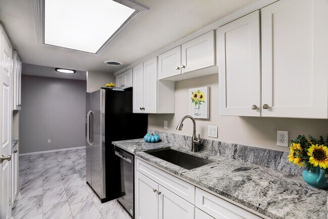 Building Photo - 12633 Memorial Dr