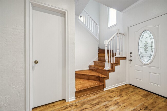 Photo - 2511 Commonwealth St