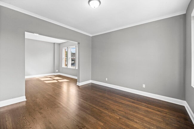 Photo - 5714 W Cermak Rd