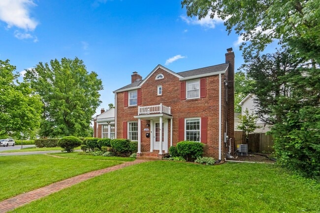 2200 Windham Ln