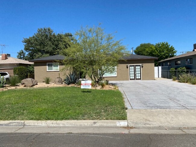 $2,100 Clovis & Sierra, 3 Bed + Flex room ... - $2,100 Clovis & Sierra, 3 Bed + Flex room ... House