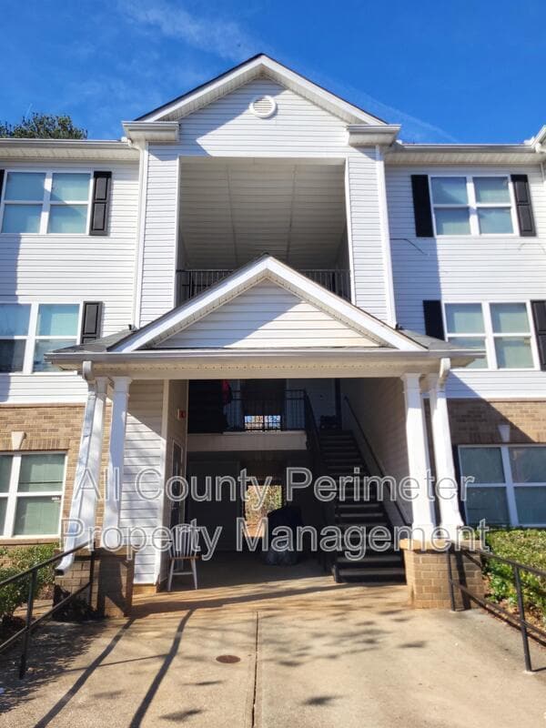 Building Photo - 2102 Fairington Ridge Cir