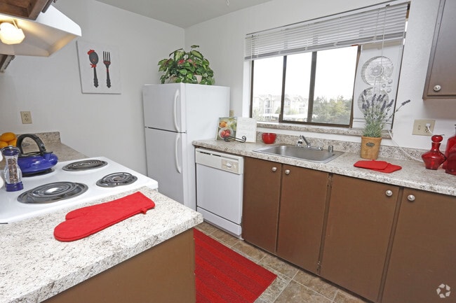 Kitchen - Crystal Springs Apartments