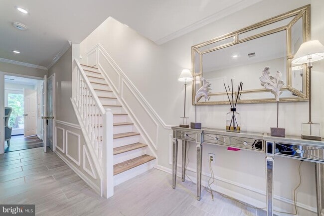 Photo - 8 Carriage House Cir