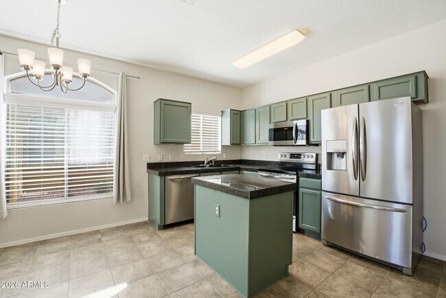 Building Photo - 2250 E Deer Valley Dr Unit 10