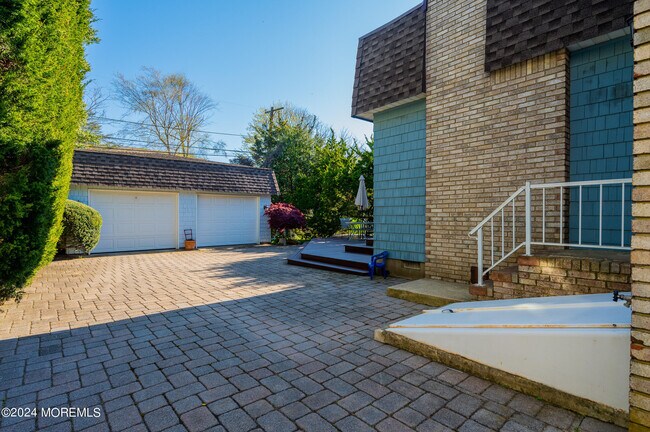 Photo - 205 Beacon Blvd