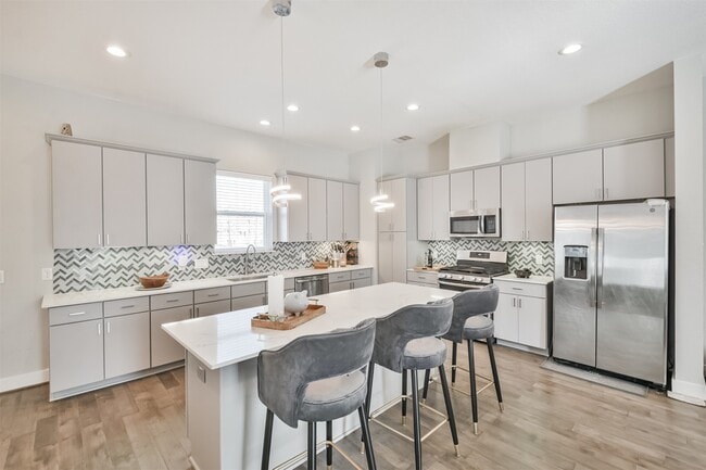 Photo - 8411 Hempstead Rd