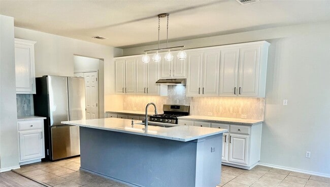 Building Photo - 18708 Dry Pond Dr