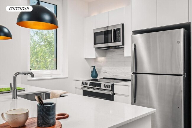 Photo - 126 Sandford St